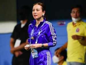 Madam Pang, Gajah Perang, dan Obat Gembira buat Publik Thailand