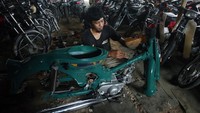 Motor antik tahun 1950-an hingga 1980-an yang sudah direstorasi itu kemudian dijual dengan harga Rp 3 juta hingga Rp 150 juta.