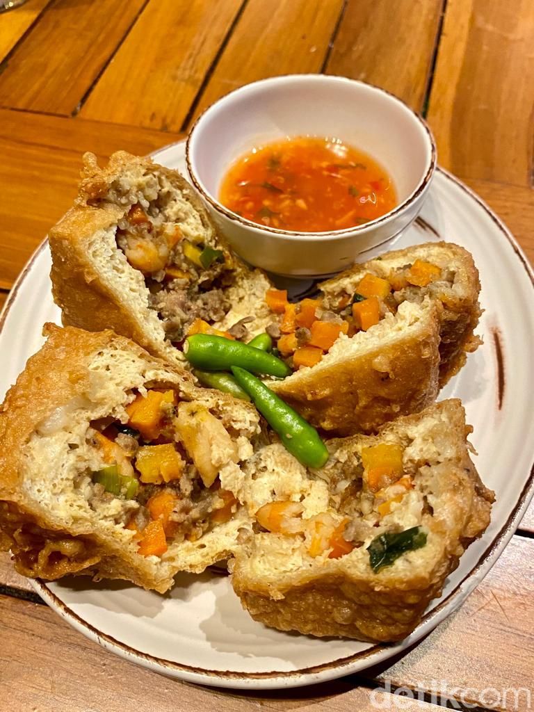 Michael's Garden: Sate Maranggi dan Tom Yum Enak di Resto Taman Cantik