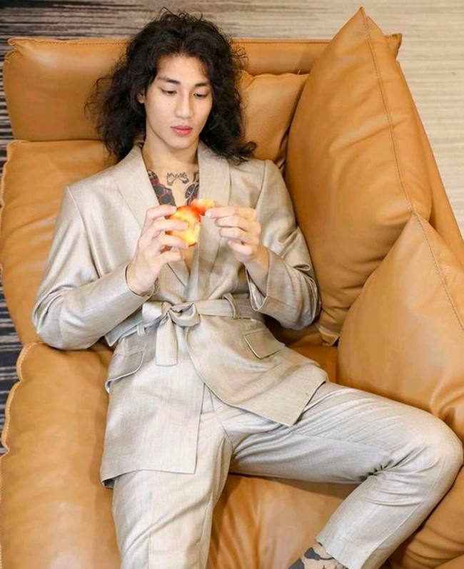 Meski begitu, orang tersebut menambahkan bila Takhon sudah memahami segala konsekuensi yang harus dihadapinya, menambahkan bahwa dia sama sekali tidak merasa sakit. (Foto: Instagram/@paing_takhon)