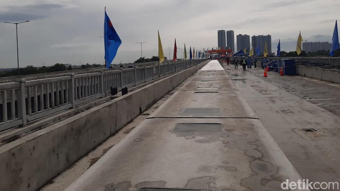 Pemasangan bantalan rel Kereta Cepat Jakarta-Bandung/Achmad Dwi Afriyadi