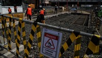Ketua Tim Ahli Cagar Budaya Nasional Junus Satrio Atmodjo mengatakan rel trem peninggalan Belanda yang ditemukan dalam proyek pembangunan MRT Fase 2A merupakan yang tertua di Indonesia.
