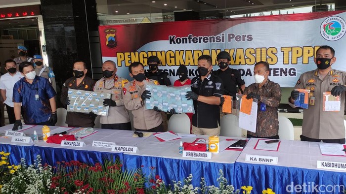 Rilis kasus pengungkapan TPPU narkoba jaringan lapas di Polda Jateng, Semarang, Rabu (29/12/2021).