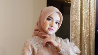 Witan Sulaiman, gelandang Indonesia, memiliki kekasih bernama Rismahani. Foto: Instagram Rismahani