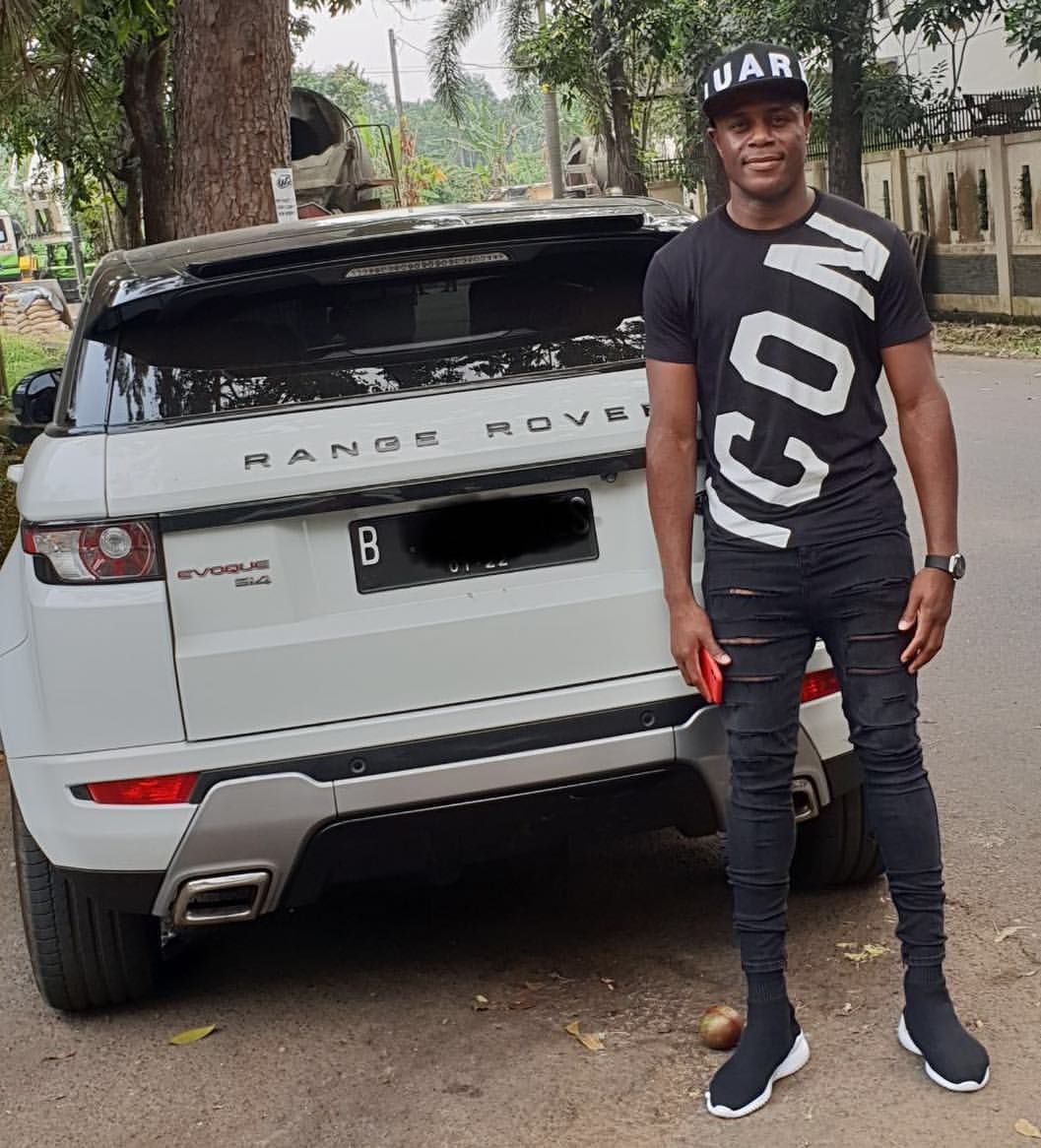 Victor Igbonefo Bek Timnas Victor Igbonefo