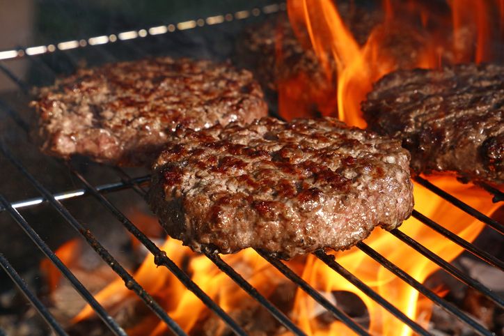 Apakah Konsumsi Makanan yang Dibakar Saat Pesta BBQ Bisa Picu Kanker?