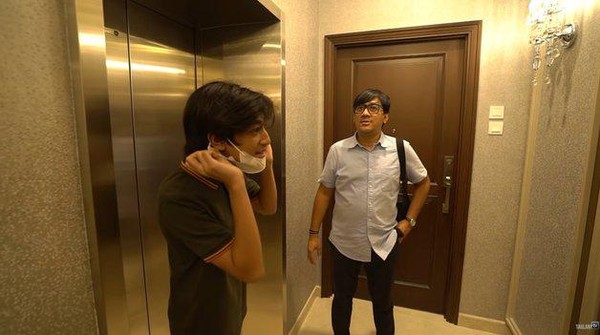 8 Foto Apartemen Mewah Hadiah Andre Taulany Untuk Sang Anak yang Lulus SD
