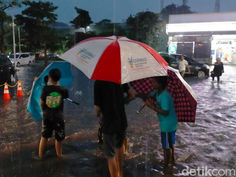 Banjir di Surabaya