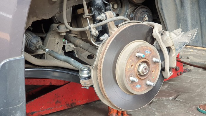 Biaya servis kaki-kaki mobil