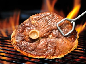 5 Tips Memanggang Daging Juicy dan Tak Gosong dari Executive Chef