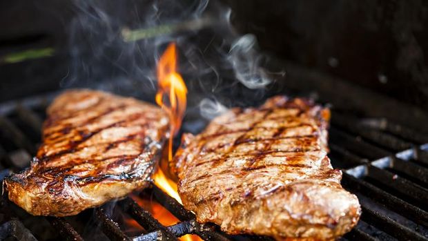 5 Tips Memanggang Daging Juicy dan Tak Gosong dari Executive Chef