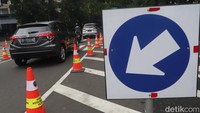 Untuk Jalan Taman Cibeunying yang sebelah timur semula dua arah menjadi satu arah dari utara ke selatan. Kemudian untuk Simpang Lima Jalan Lombok yang dekat Siliwangi Golf Range, diarah selatan samping SPBU semula dua arah menjadi satu arah dari selatan ke utara. Arus lalu lintas di kawasan tersebut harus diperlambat, pasalnya penerangan jalan umum (PJU) di jalan itu minim.