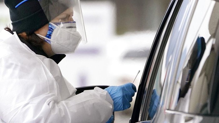 Corona Menggila Lagi di AS Amerika Serikat (AS) melaporkan lebih dari 441.000 kasus virus Coronadalam sehari. Lonjakan kasus ini tercatat sebagai yang tertinggi sejak pandemi merebak di AS.