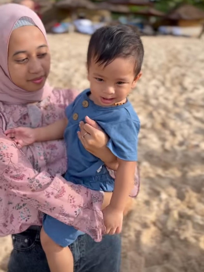 Gala Sky liburan ke Bali bareng Fuji dan Fadly
