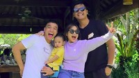Fuji memang sudah mengatakan akan membawa Gala Sky berlibur ke Bali menikmati libur akhir tahun. Foto: dok. Instagram Story Fuji