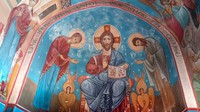Gereja di Desa Katskhi, di wilayah Georgia barat, Imereti, dekat kota Chiatura itu menghadap ke lembah sungai kecil Katskhura.(CNN)