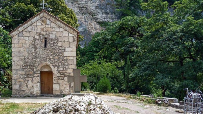 Gereja terpencil di Georgia Gereja terpencil di Georgia