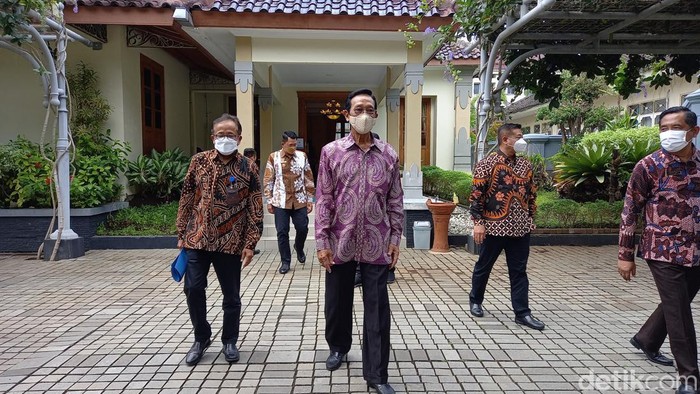 Gubernur DIY Sri Sultan Hamengku Buwono X