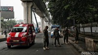 Razia ini bertujuan untuk membersihkan jalan dari ranjau paku.