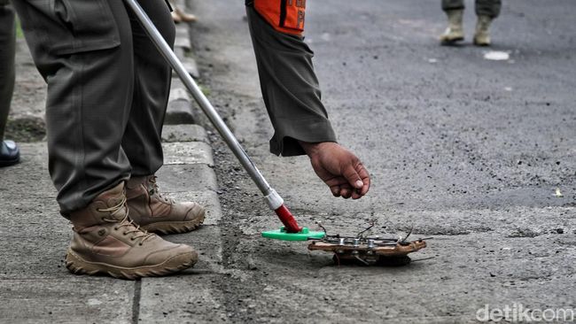 Polisi Ungkap Jalanan di Jakarta Selatan yang Kerap Disebar Ranjau Paku