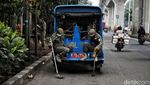 Jelang Tahun Baru, Satpol PP Razia Ranjau Paku di Pulogadung