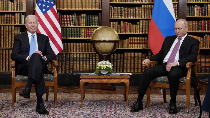 FILE - President Joe Biden meets with Russian President Vladimir Putin, June 16, 2021, in Geneva, Switzerland. Biden and Putin are scheduled to speak Thursday, Dec. 30, as the Russian leader has stepped up his demands for security guarantees in Eastern Europe. (AP Photo/Patrick Semansky, File)