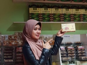 Jual Kue Kering dari Biji-bijian, Wanita Ini Raup Ratusan Juta Tiap Bulan