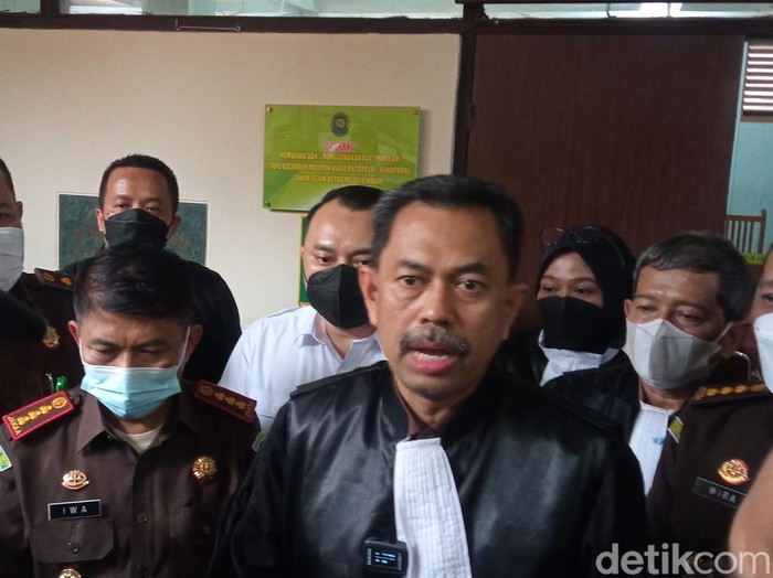 Kajati Jabar Asep N Mulyana