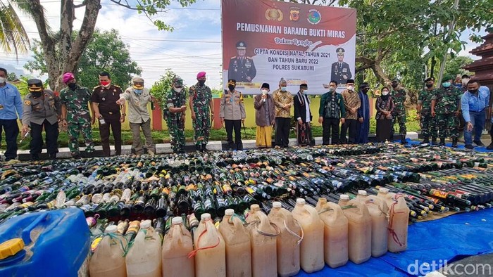 Kapolres Sukabumi mengajak merayakan tahun baru tanpa miras