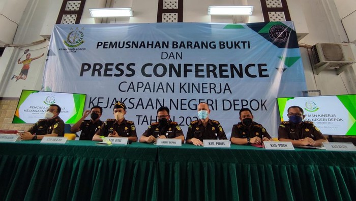 Konferensi Pers Kejari Depok