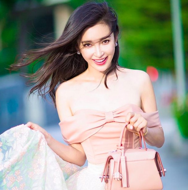Inilah pesona awet muda Li Bingbing yang penampilannya tampak di bawah usia sebenarnya. Foto: dok. Instagram/@libingbing