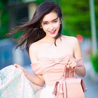 Inilah pesona awet muda Li Bingbing yang penampilannya tampak di bawah usia sebenarnya. Foto: dok. Instagram/@libingbing