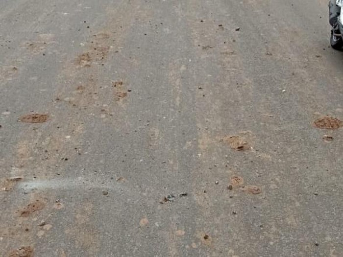Lokasi kecelakaan pesepeda akibat ceceran tanah (dok. TMC Polda Metro Jaya)