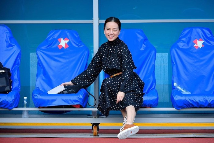 Madam Pang, Manajer Timnas Thailand Cantik yang Hobi Ngopi Madam Pang, Manajer Timnas Thailand Cantik yang Hobi Ngopi
