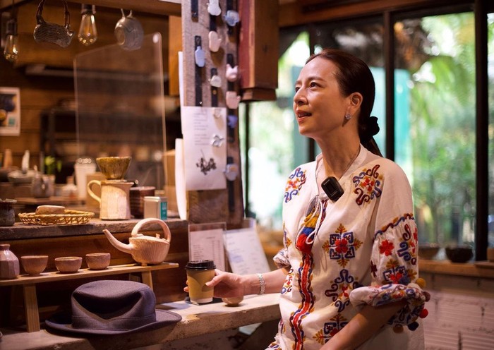 Madam Pang, Manajer Timnas Thailand Cantik yang Hobi Ngopi