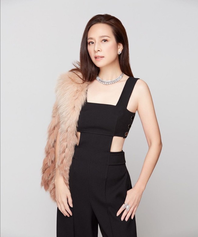 Sepak bola merupakan passion utama seorang Madam Pang. Itulah yang membuat dia ingin menjadi manajer timnas. Saat ini pun ia menjabat sebagai ketua tim liga utama Thailand Port Football Club. Foto: Instagram/@panglamsam