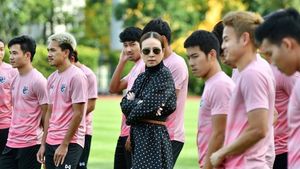 7 Potret Cantik Madam Pang, Manajer Timnas Thailand yang Curi Perhatian