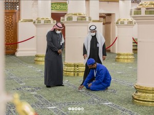 Detik-detik Masjidil Haram-Nabawi Kembali Jaga Jarak