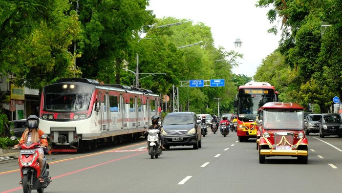 Mobil listrik wisata Kota Solo