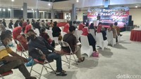 Sementara itu, Kepala Dinas Perdagangan Solo Heru Sunardi mengatakan boyongan ini menandai pindahnya pedagang ke bangunan baru. Selanjutnya pedagang diwajibkan segera memasukkan barang dagangannya ke tempat yang sudah ditetapkan.