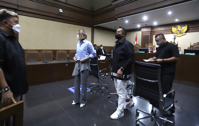 Nia Ramadhani dan Ardi Bakrie Nia Ramadhani dan Ardi Bakrie