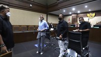 Nia Ramadhani dan Ardi Bakrie menjalani sidang lanjutan perkara kasus narkoba. Foto: Palevi/detikcom