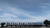 Pantai Parangtritis berada di Kalurahan Parangtritis, Kapanewon Kretek, Kabupaten Bantul. (Pradito Rida Pertana/detikcom)