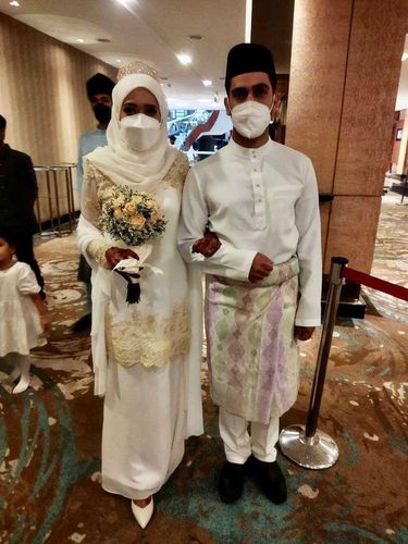 Pasangan pengantin yang viral di media sosial.