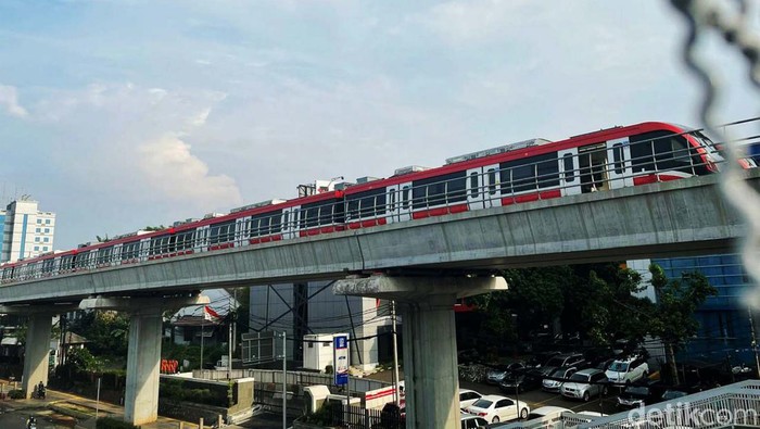 Pasca Tabrakan, LRT Jabodebek Dipindah ke Jalur Cawang-Pancoran Sebanyak 16 trainset atau rangkaian LRT Jabodebek dipindahkan ke area Lintas Pelayanan 2 yaitu jalur Cawang-Pancoran. Pemindahan dilakukan pasca insiden tabrakan beberapa waktu lalu.