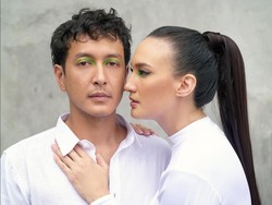 6 Foto Hamil Nadine Chandrawinata dan Dimas Anggara, Simpel Tapi Artistik