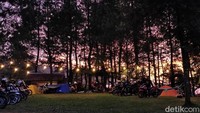 Untuk gathering dimulai dari Rp 285.000 minimal 40 orang. Untuk paket camping berkisar dari Rp 185.000 hingga Rp 695.000. (Luthfi Hafidz/detikcom)