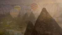 Bebatuan di Cappadocia ini dijadikan sebagai rumah oleh warga setempat sampai sekarang. Pilihan itu untuk berlindung dari cuaca, kendati di luar sangat panas, di dalam bakal tetap dingin.   
