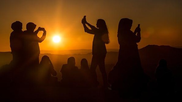 Turki mencatat 74.266 kasus baru COVID-19 dalam tempo 24 jam. Ironisnya, Turki masih membuka pintunya untuk wisatawan asing. Getty Images/Chris McGrath. Turki mencatat 74.266 kasus baru COVID-19 dalam tempo 24 jam. Ironisnya, Turki masih membuka pintunya untuk wisatawan asing. Getty Images/Chris McGrath.