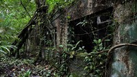 Direktur terakhir penjara, Miguel Dario Lopez, yang diangkat pada tahun 1981, menyebut penjara itu menjadi tempat para pencuri, dan koruptor. Dia bilang hukuman buat napi sangat beragam, mulai dari hukuman kaleng, yakni hukuman pendam sampai leher, hingga kelaparan. 